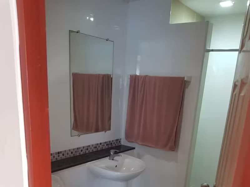 1 Bedroom Condo
