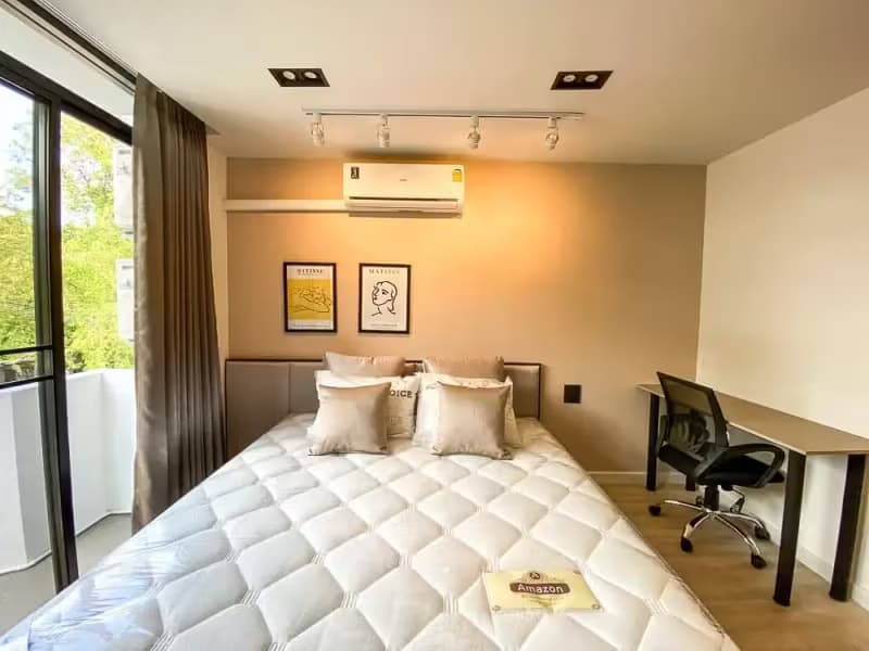 1 Bedroom Condo