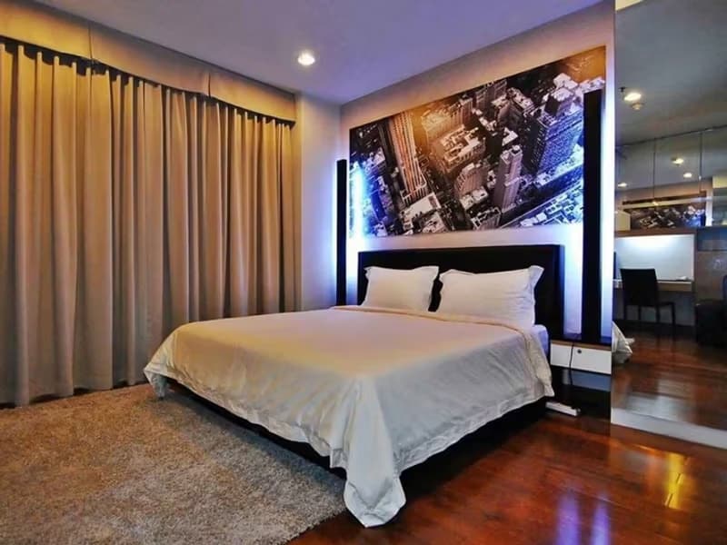  Condo for Rent at The Address Chit Lom