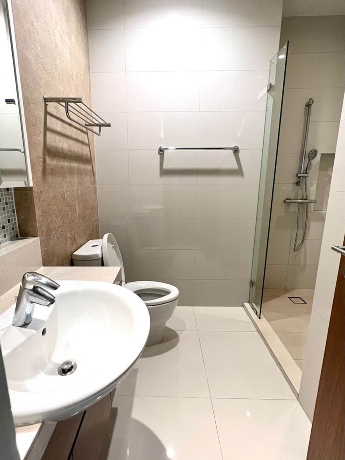 3 Bed Condo for Rent and Sale in Khlong Toei - Image 14