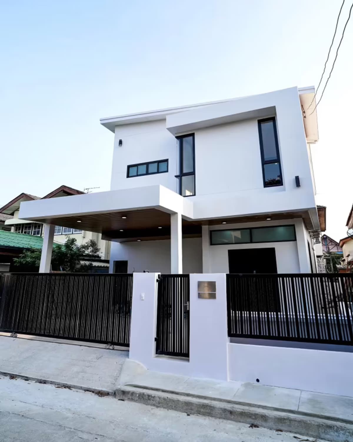 4 Bedroom House - Image 1