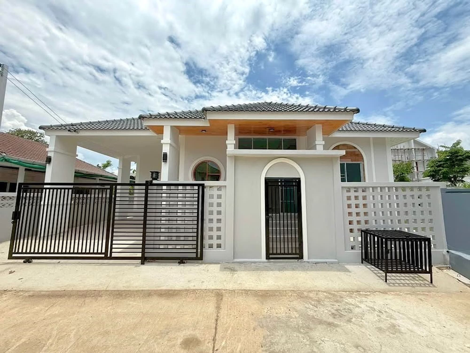 3 Bed House for Sale in Mueang Chiang Mai District - Image 1