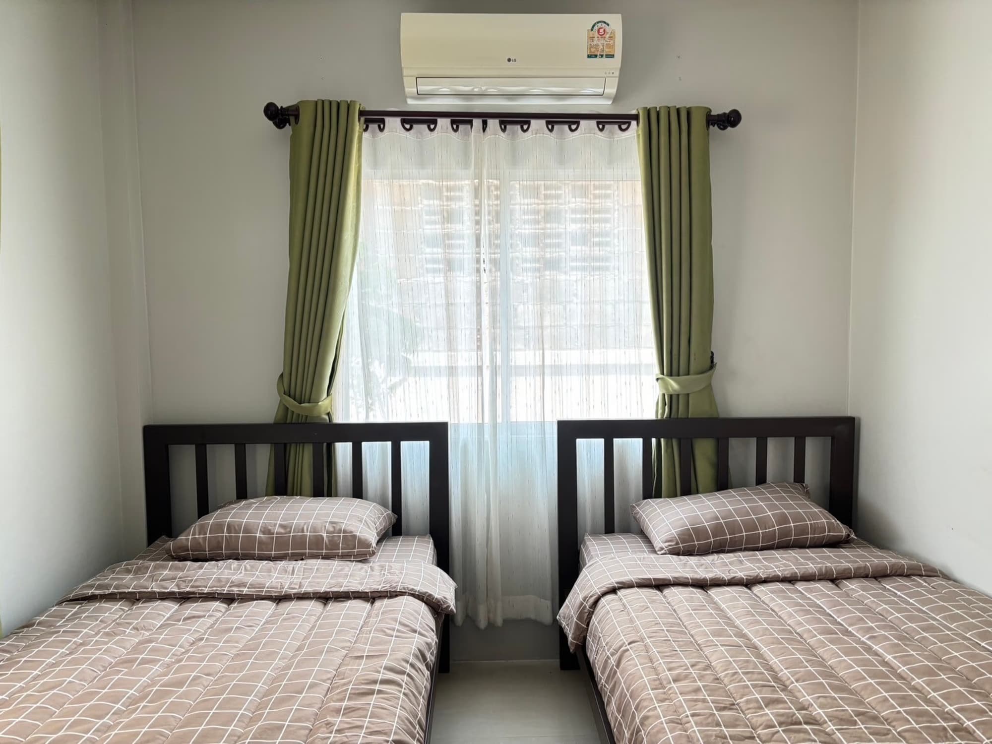 3 Bed House for Rent in San Sai District - Image 11