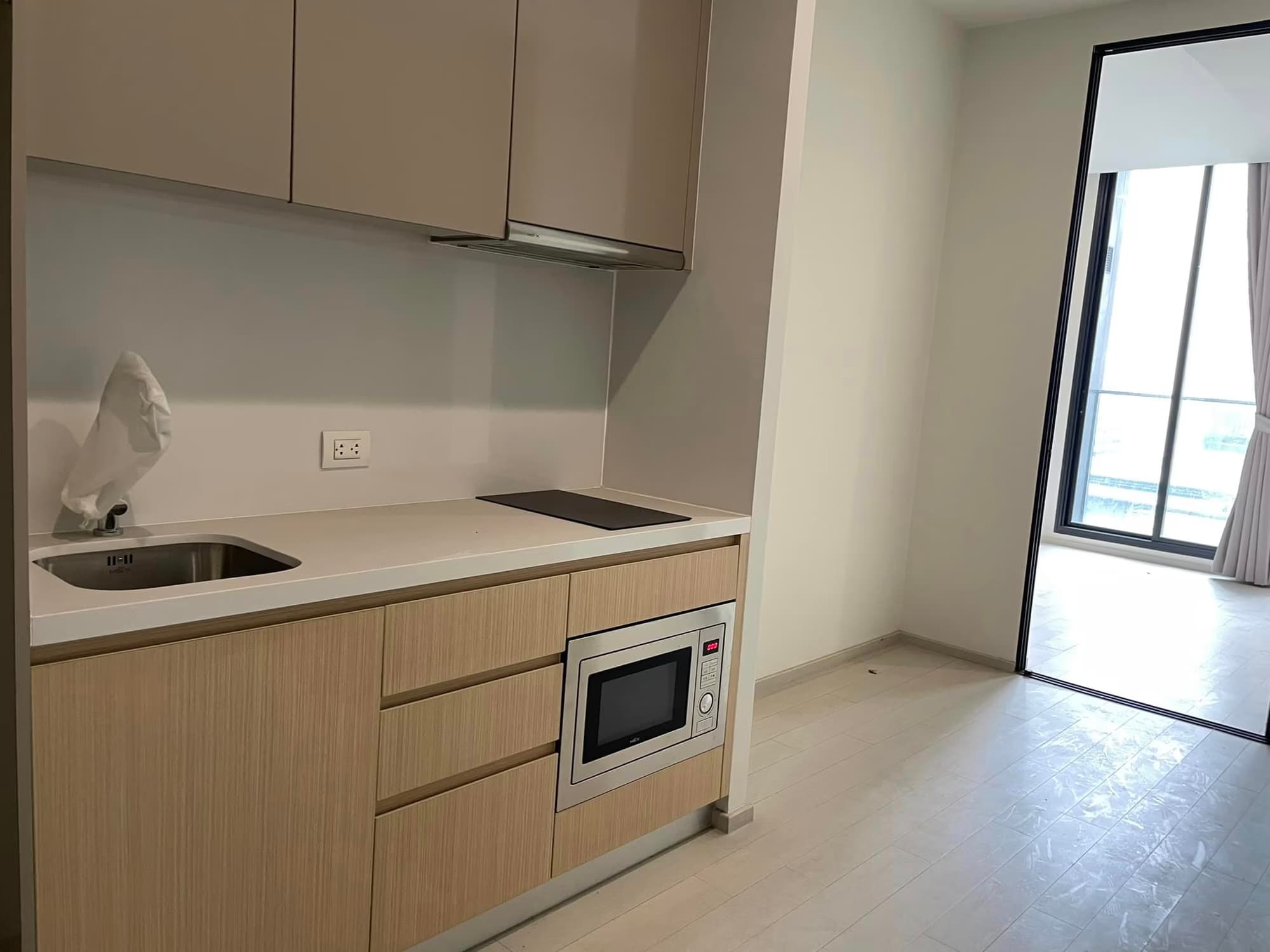 Condo for Sale at Noble Phloen Chit - Image 1