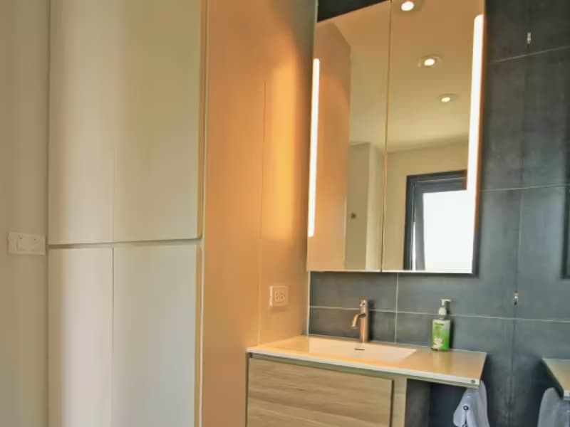 1 Bedroom Condo