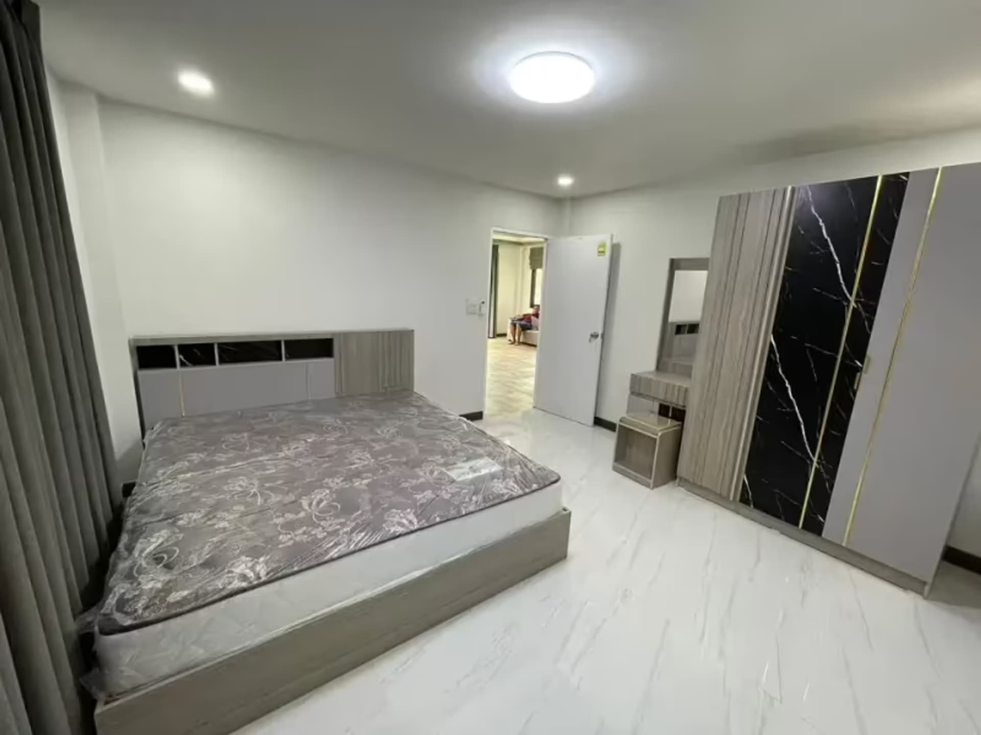 3 Bedroom House - Image 7