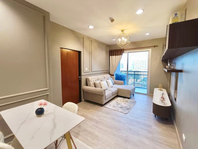 Condo for Sale at Intro Condominium