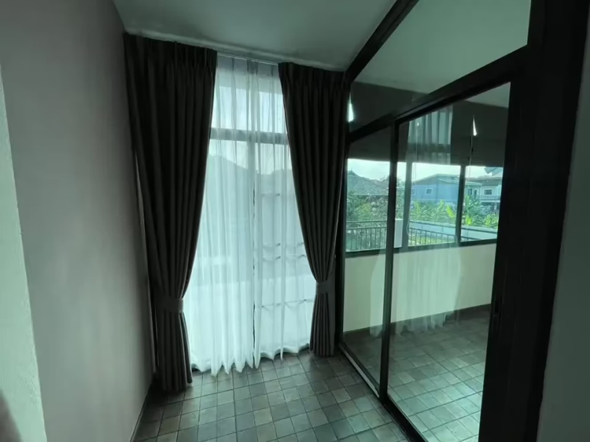 3 Bedroom House - Image 5