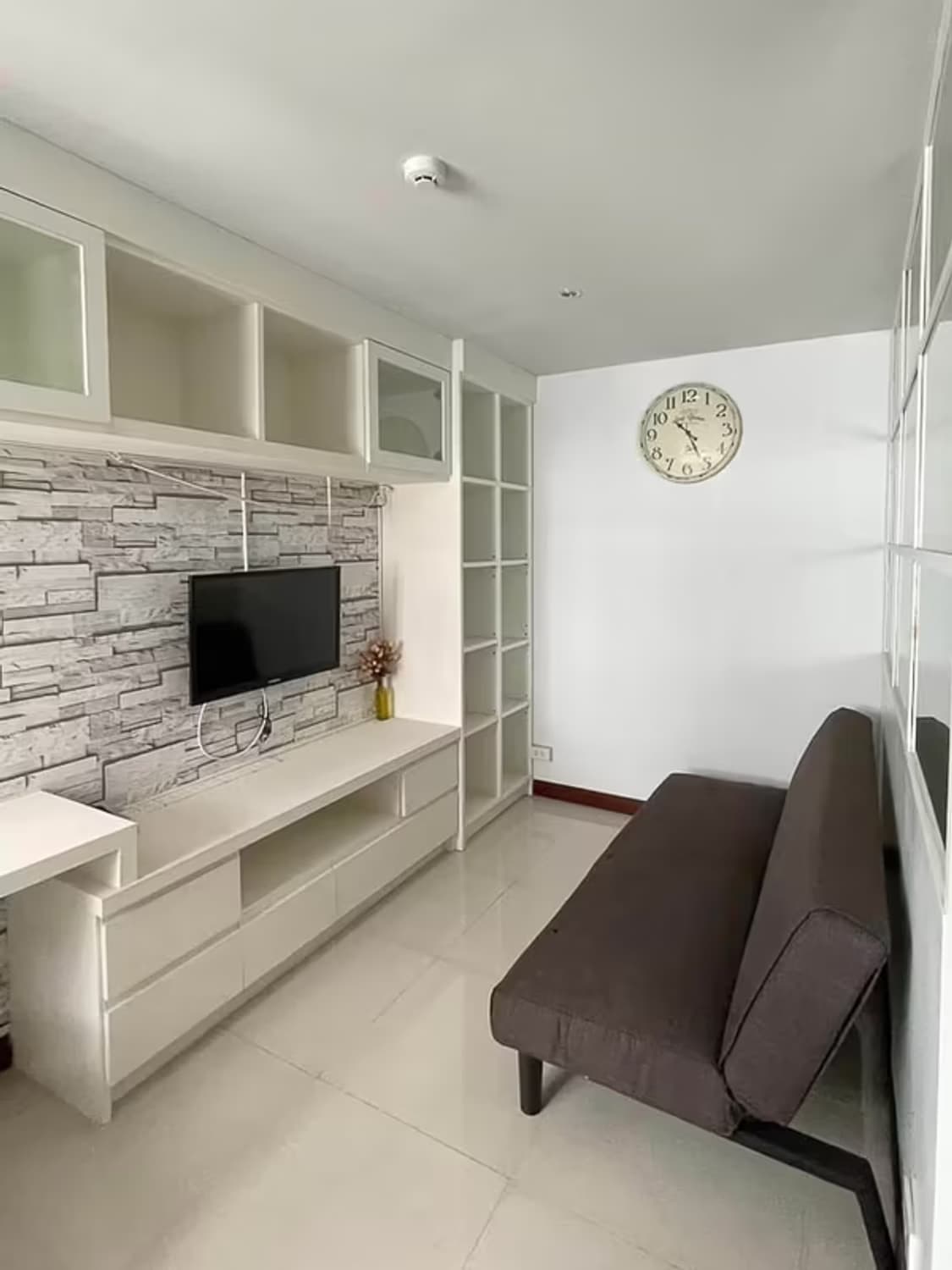 1 Bedroom Condo - Image 9