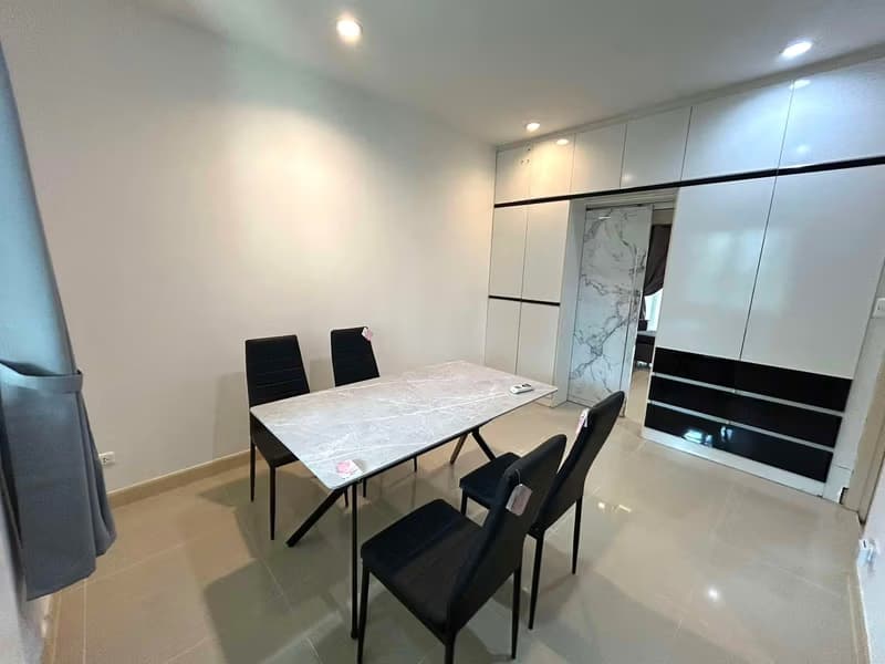 2 Bed Townhouse for Rent in Mueang Chiang Mai