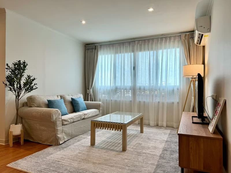2 Bed Condo for Sale in Huai Khwang