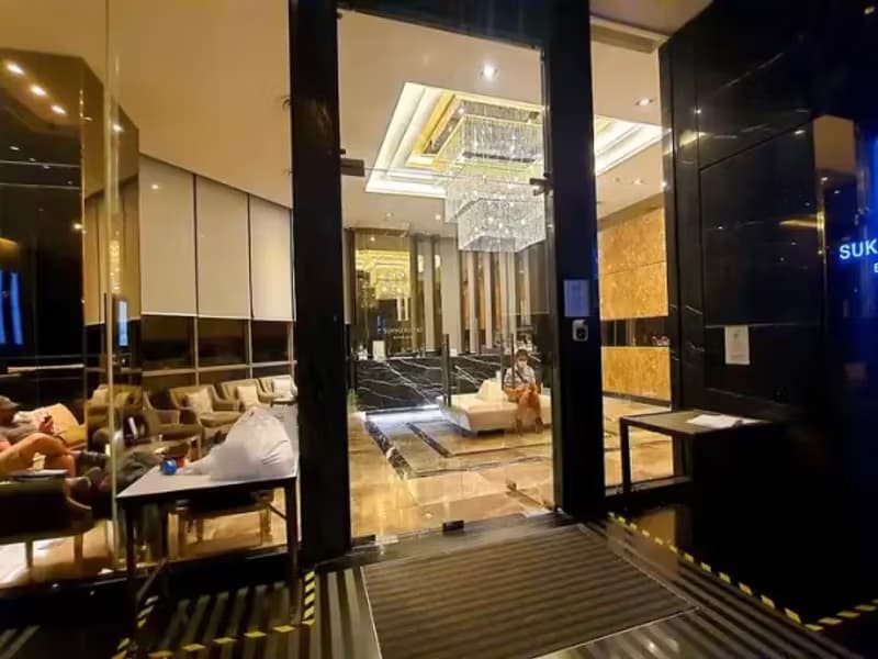 1 Bedroom Condo