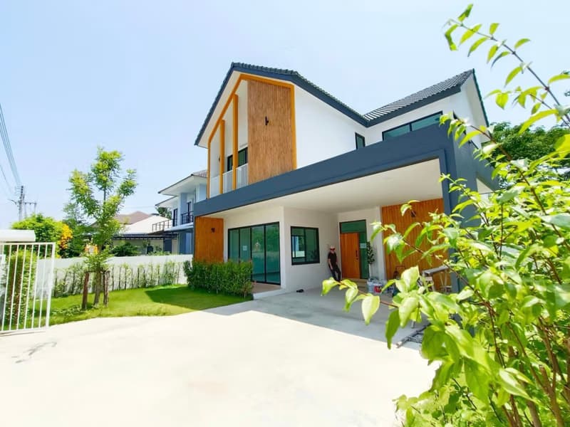 4 Bed House for Sale in San Sai District