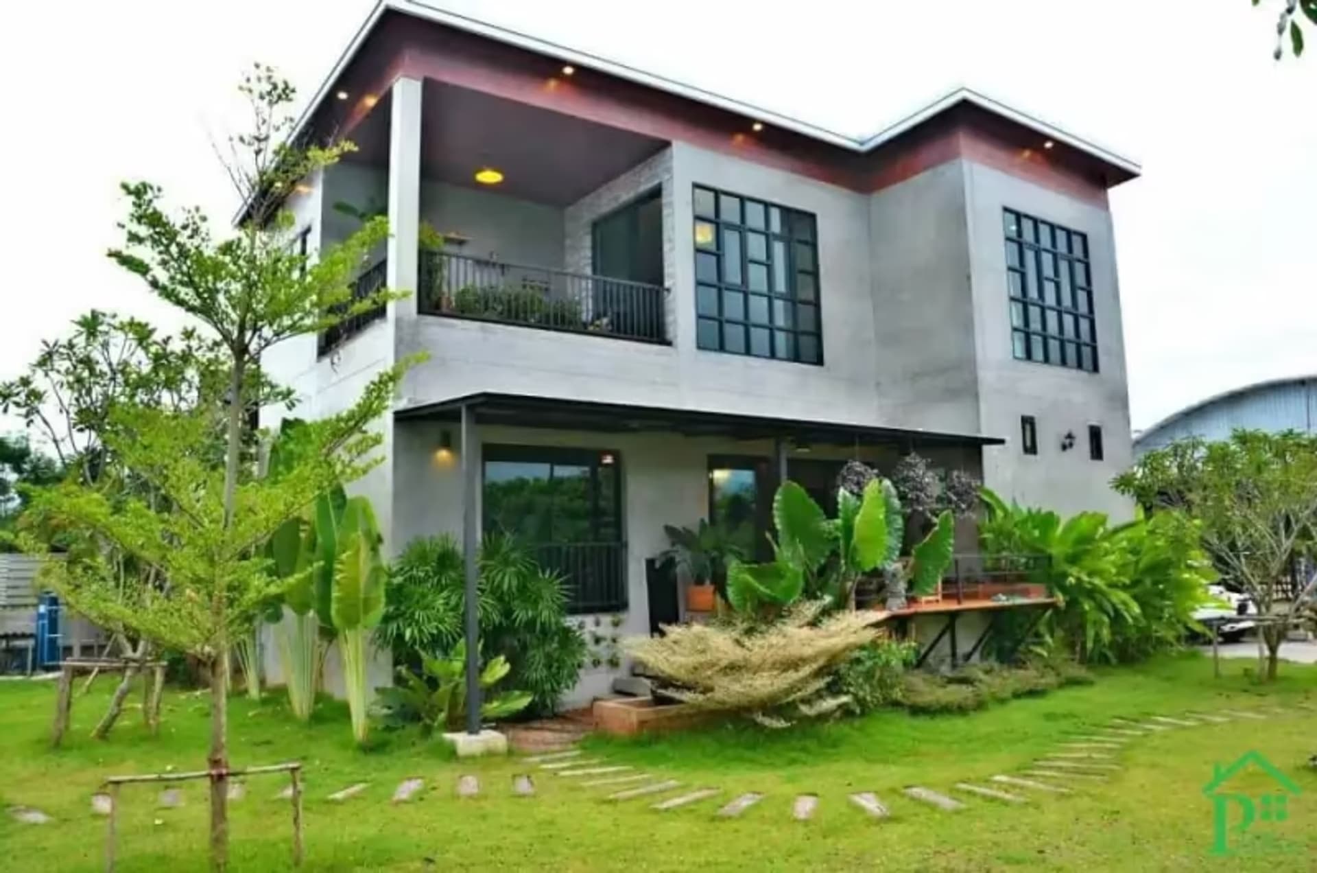 9 Bedroom House - Image 5