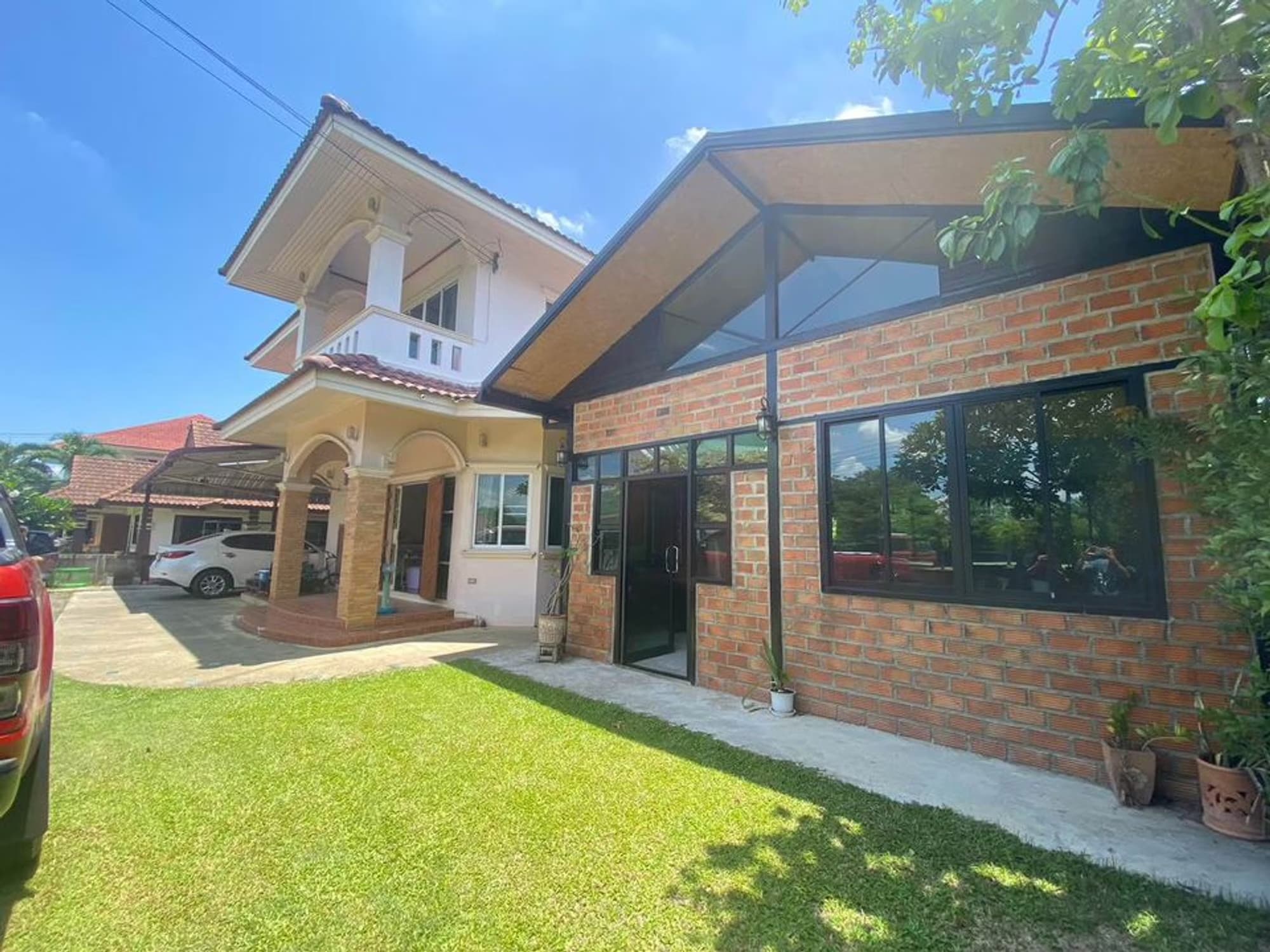 5 Bed House for Rent in San Sai - Image 3