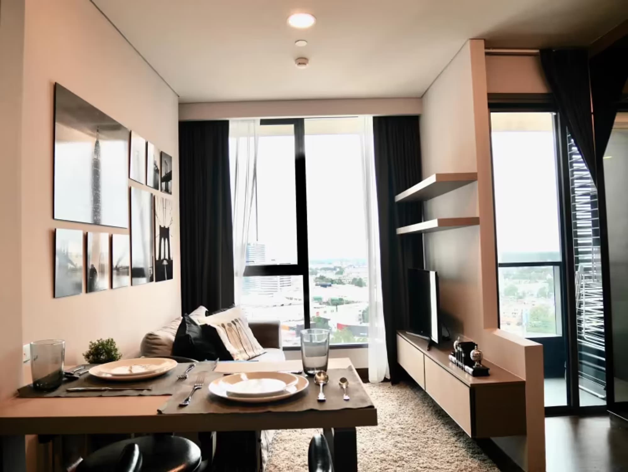 Condo for Rent at The Lumpini 24 - Image 2