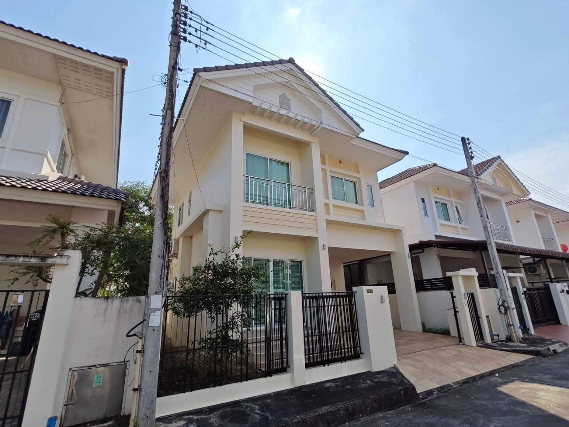 3 Bed House for Rent in San Sai - Image 1