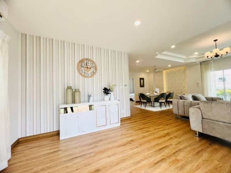 4 Bed House for Rent and Sale in Hang Dong District