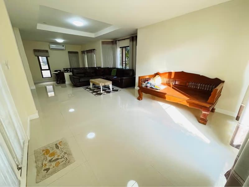 4 Bed House for Rent in Hang Dong