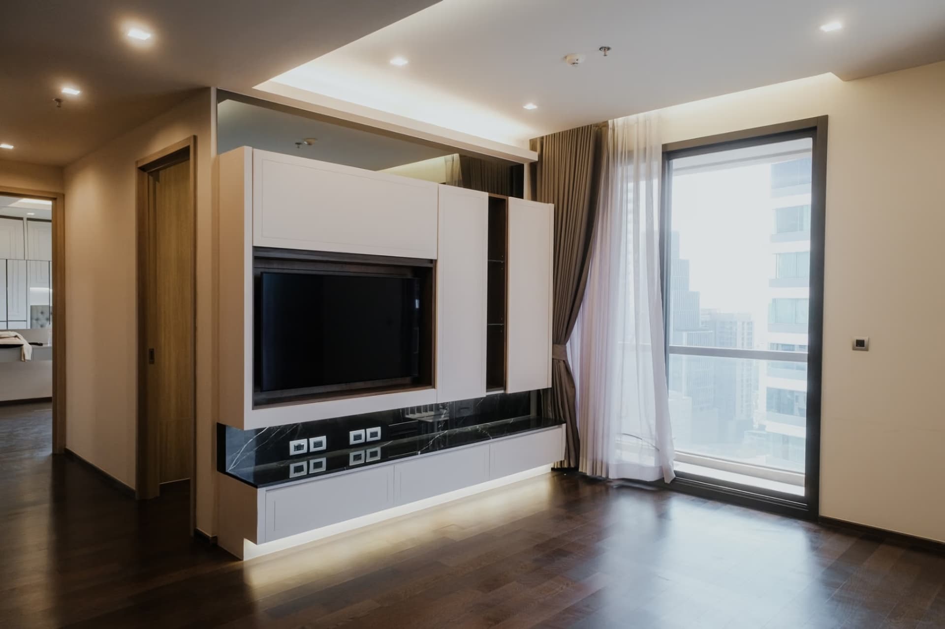 2 Bed Condo for Sale in Watthana - Image 2