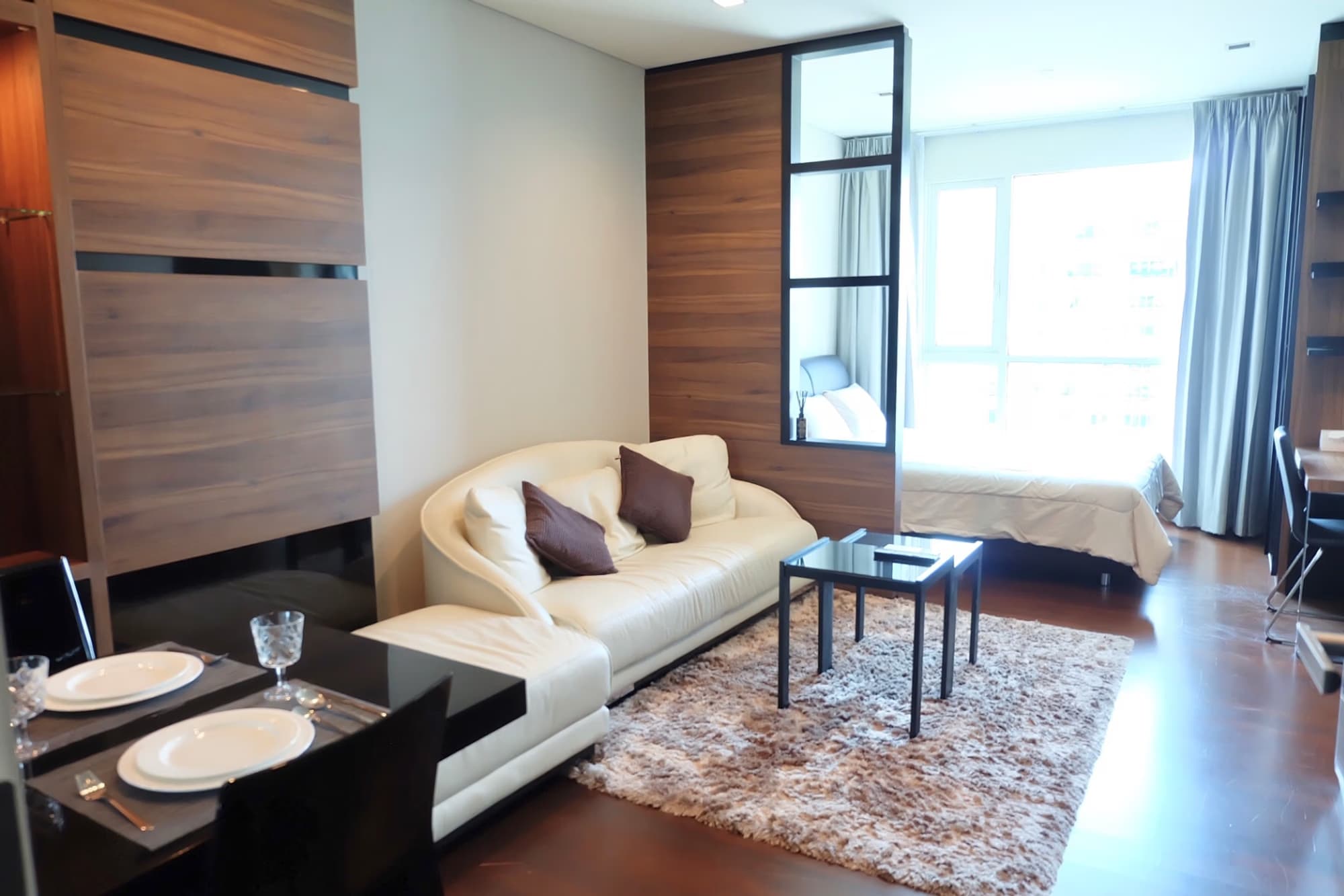 Ivy Thonglor 23 - Image 1