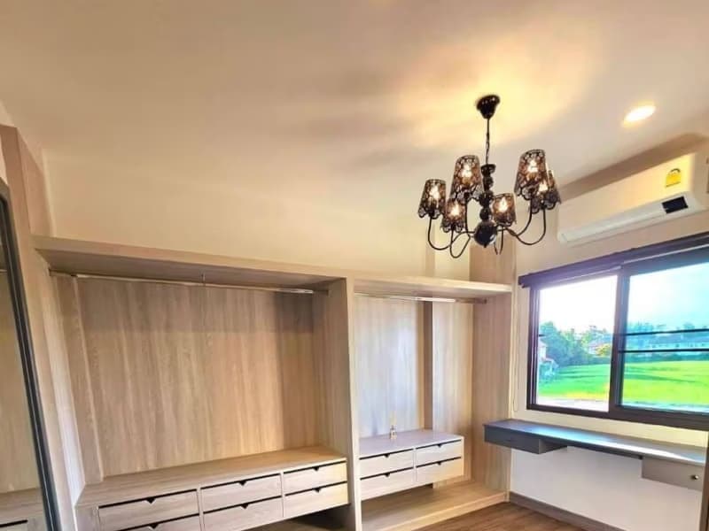 5 Bed House for Rent in San Sai District