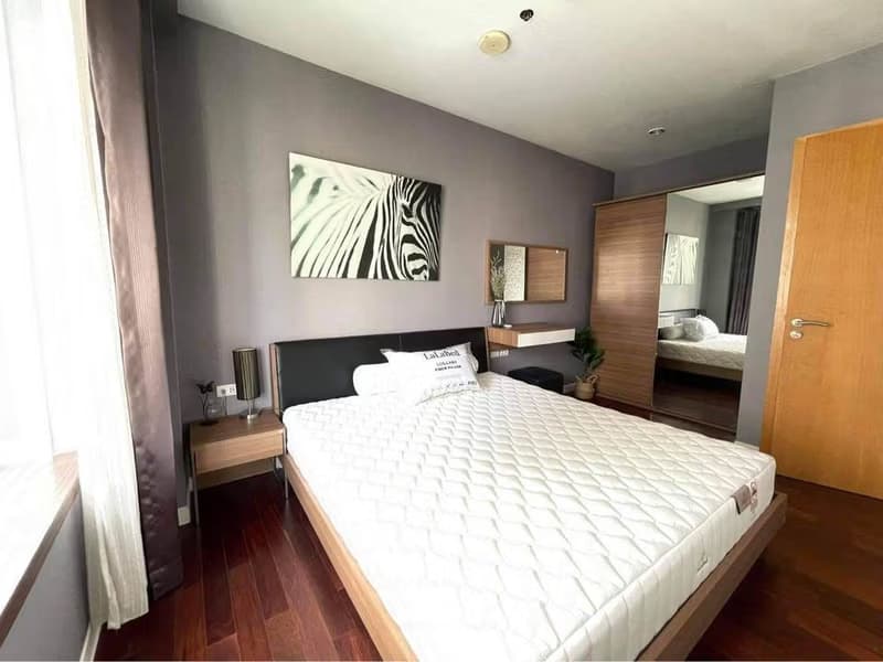 Condo for Rent at Circle Condominium