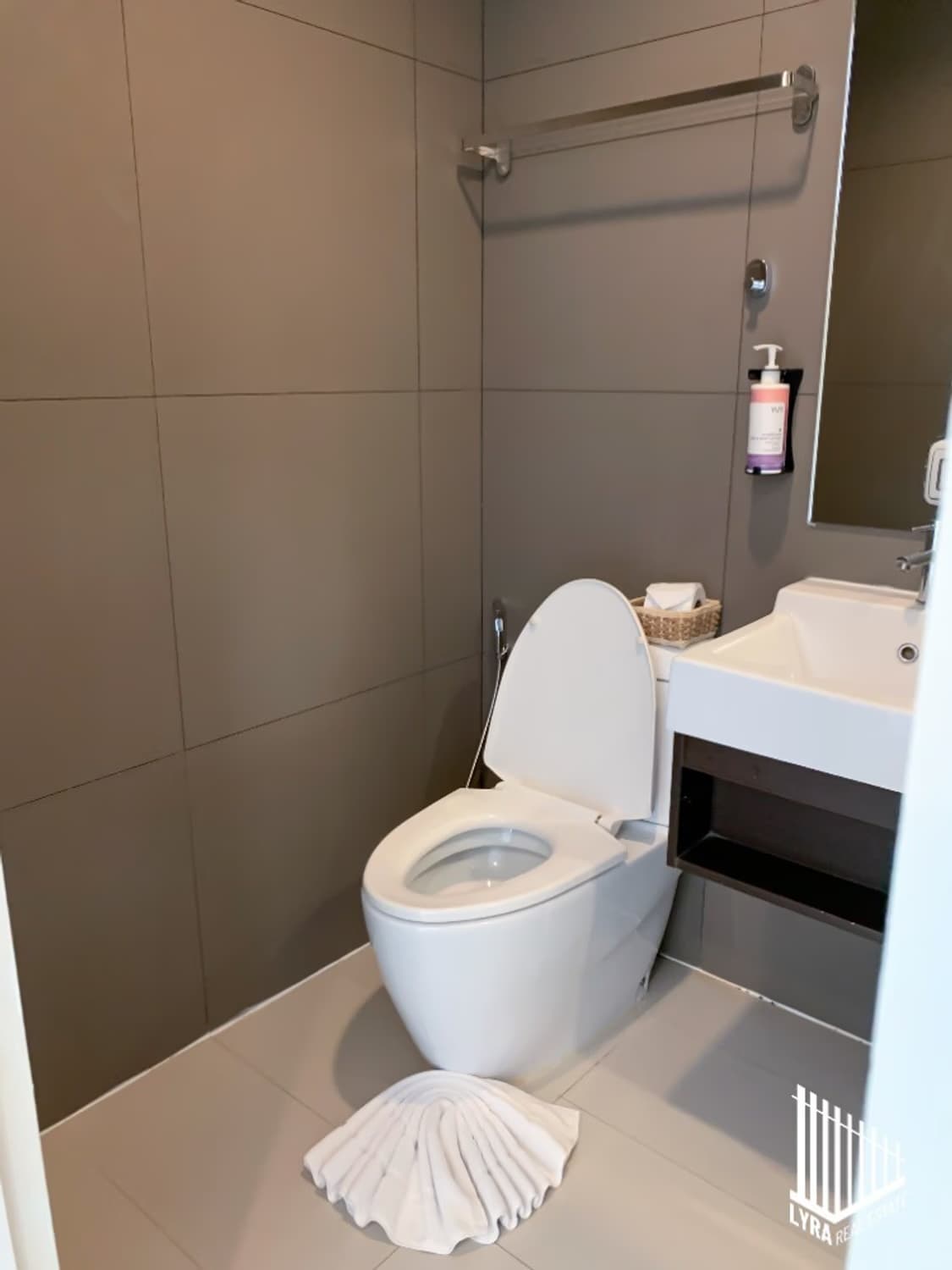 2 ห้องนอน คอนโด สำหรับ ขาย ใน Watthana - Image 11