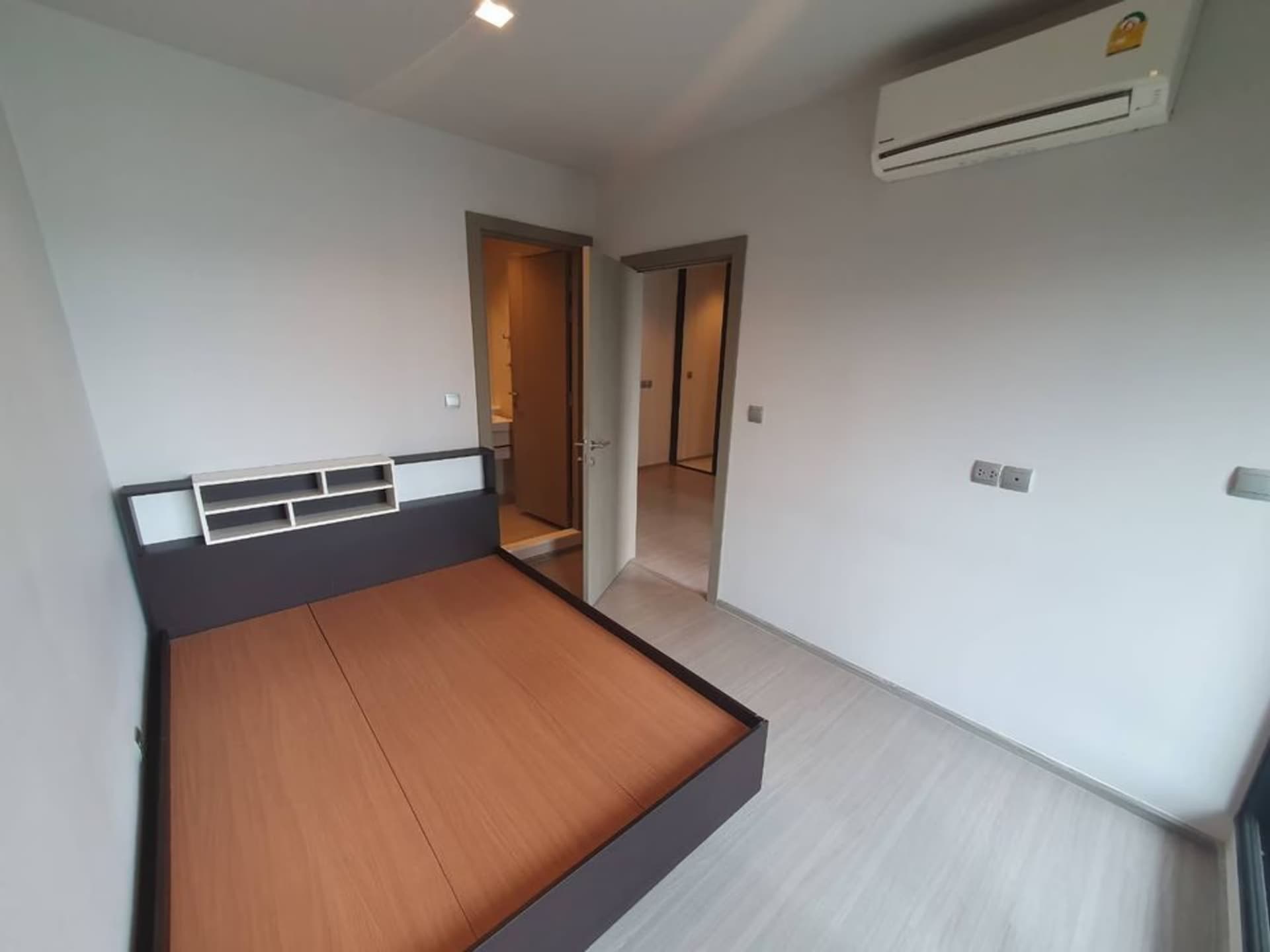 1 Bed Condo for Sale  Near Phra Ram 9 MRT - Image 6