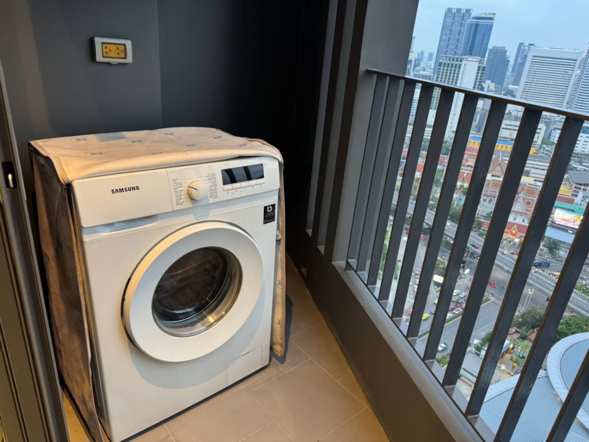 1 Bed Condo for Rent and Sale in Pathum Wan - Image 8