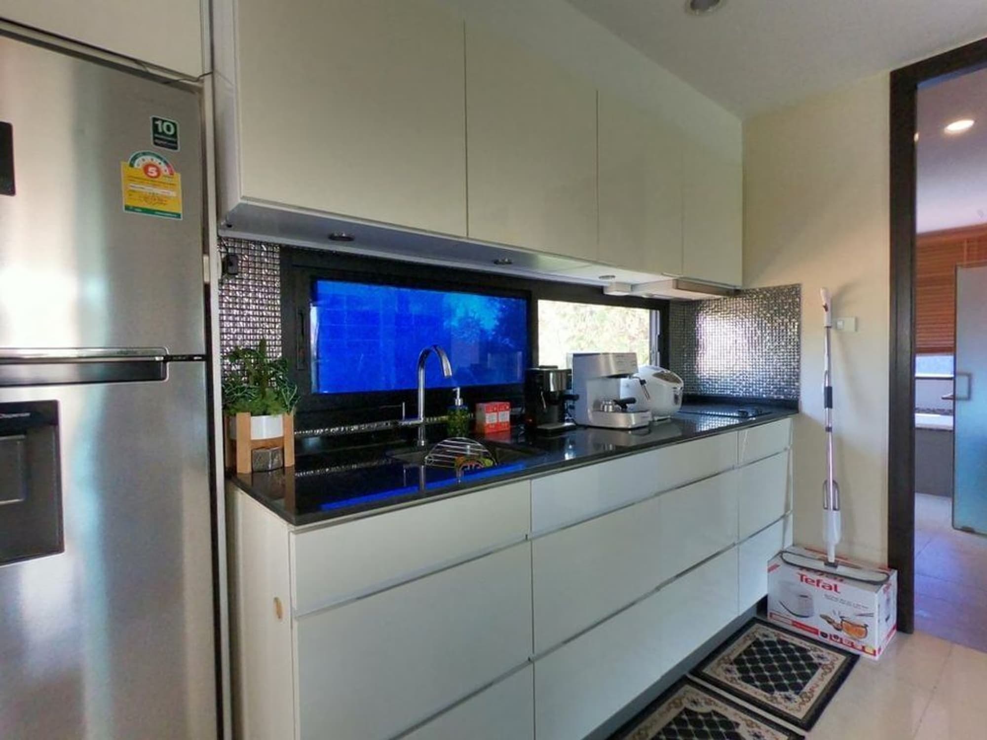 2 Bedroom Condo - Image 4