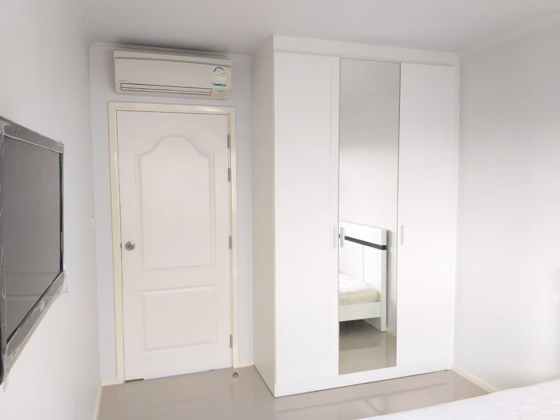 1 Bedroom Condo - Image 3