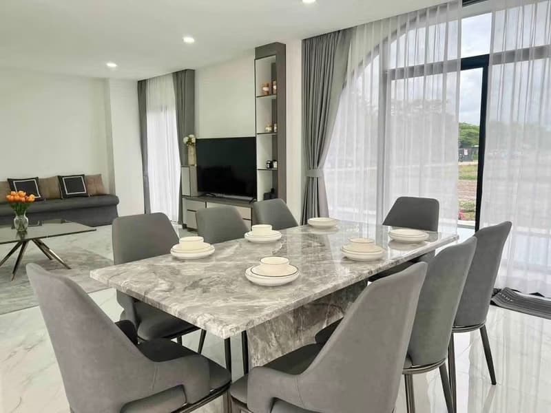 4 Bed House for Rent and Sale in Hang Dong District