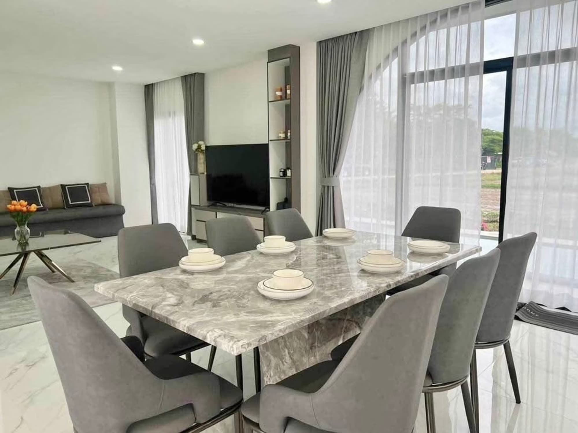 4 Bed House for Rent and Sale in Hang Dong District - Image 8