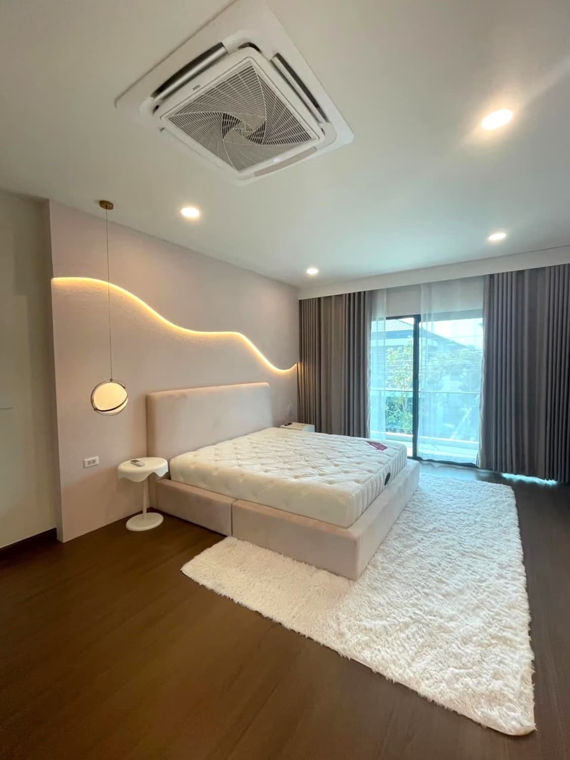 4 Bed House for Rent in Bang Phli - Image 11