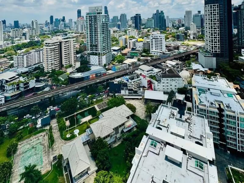2 Bed Condo for Rent in Khlong Toei