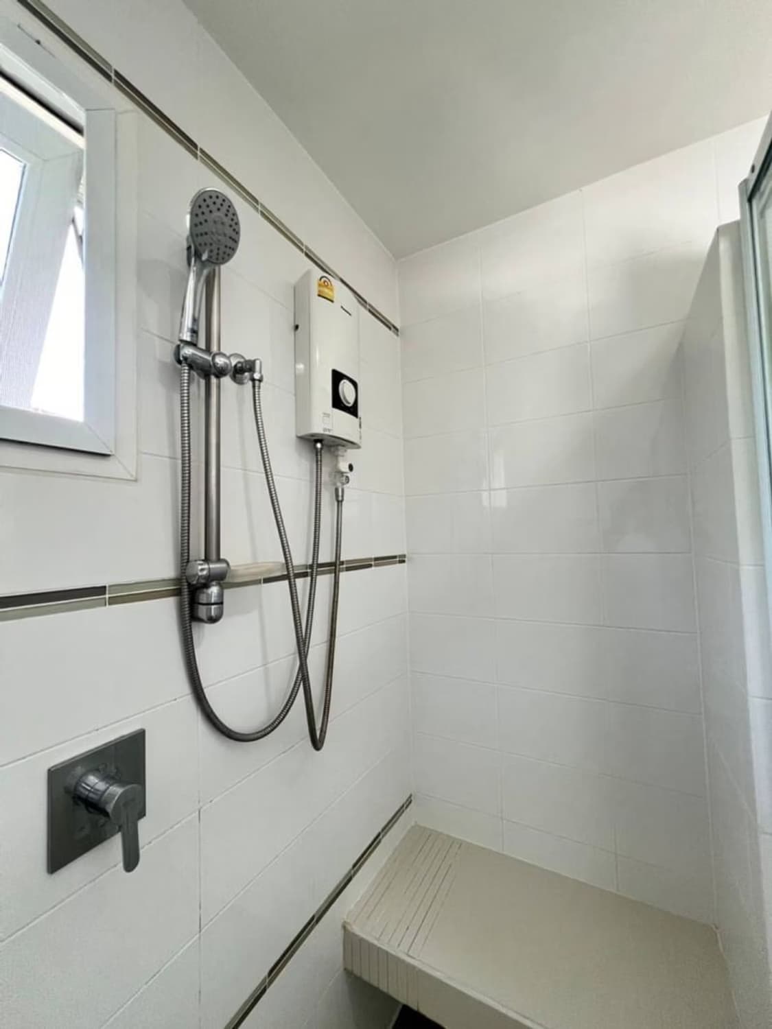 3 Bed House for Rent in San Kamphaeng - Image 11