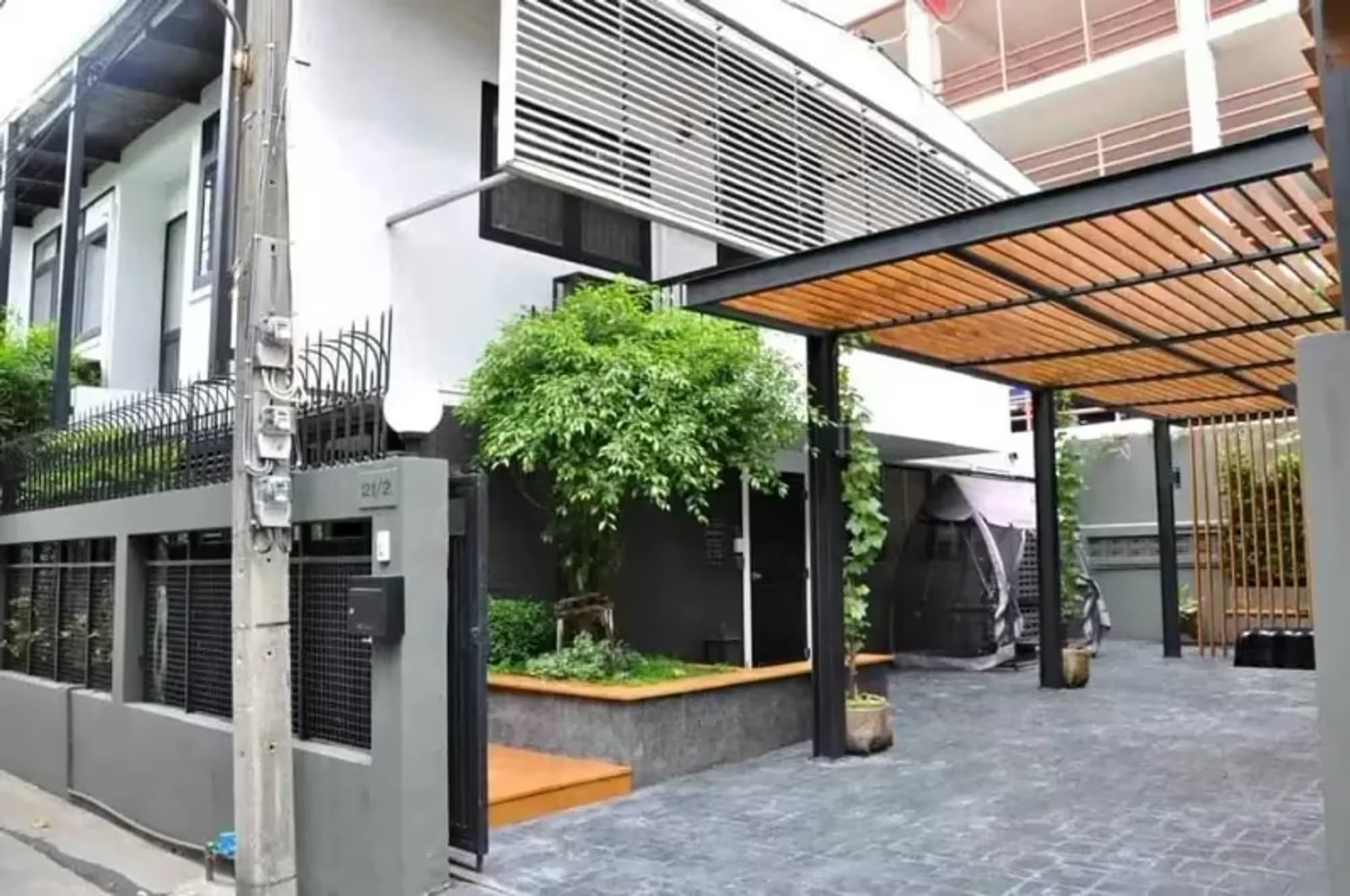 4 Bedroom House - Image 7