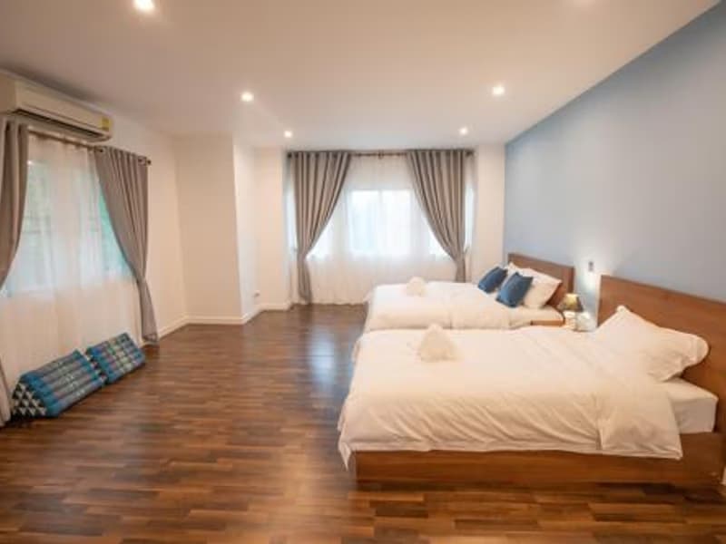 5 Bed House for Rent in Mueang Chiang Mai