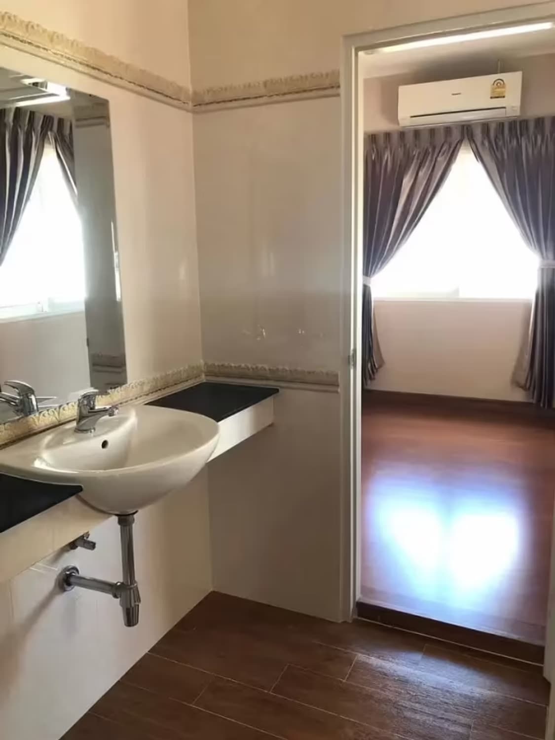 4 Bedroom House - Image 3