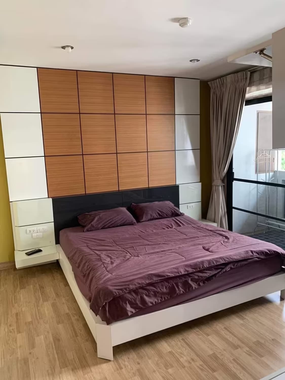 1 Bedroom Condo - Image 1
