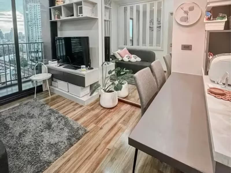 1 Bedroom Condo