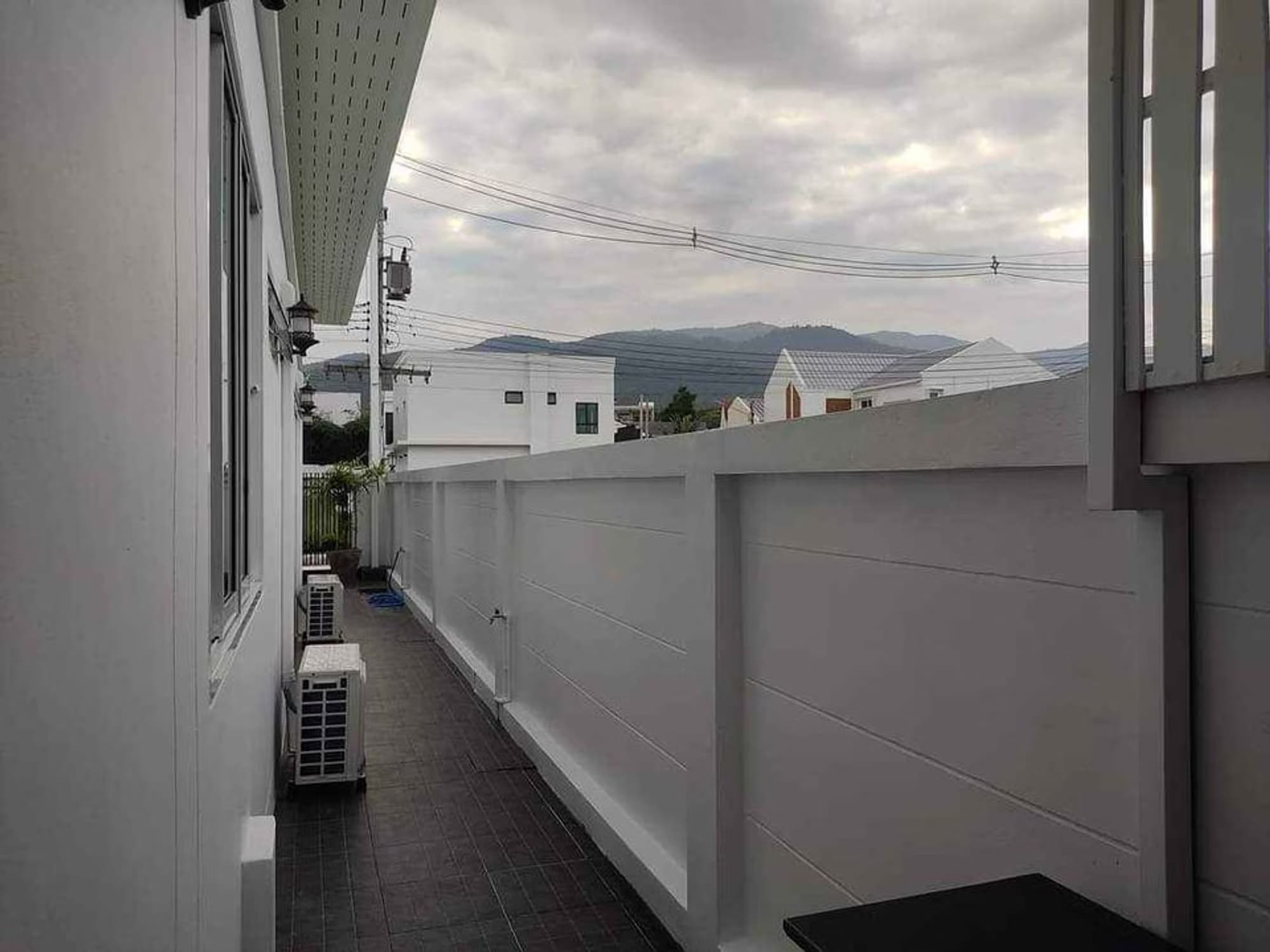  - Image 10