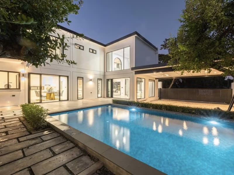 4 Bed House for Rent in Mueang Chiang Mai District