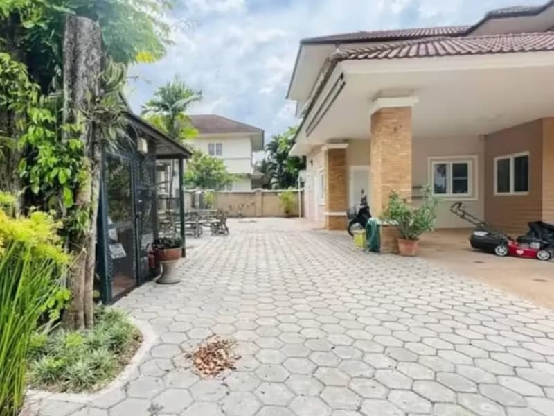 4 Bedroom House