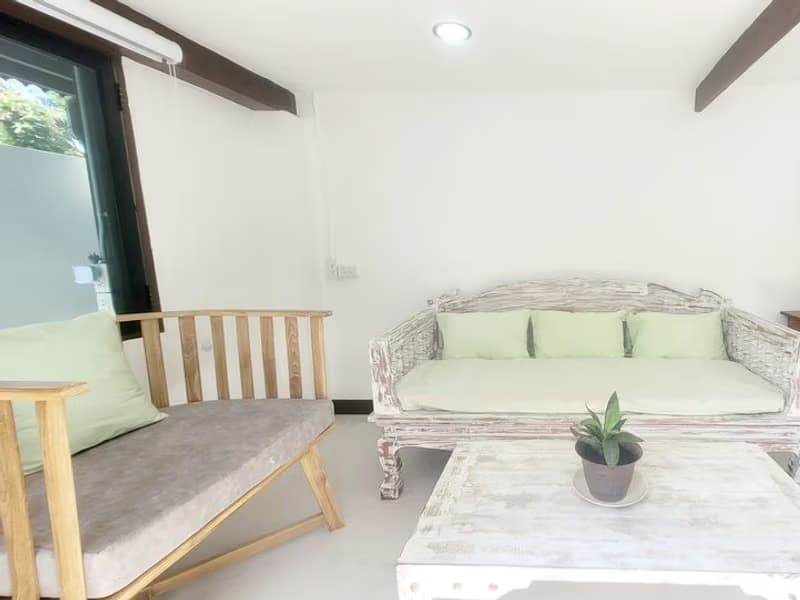 6 Bed House for Rent and Sale in Mueang Chiang Mai