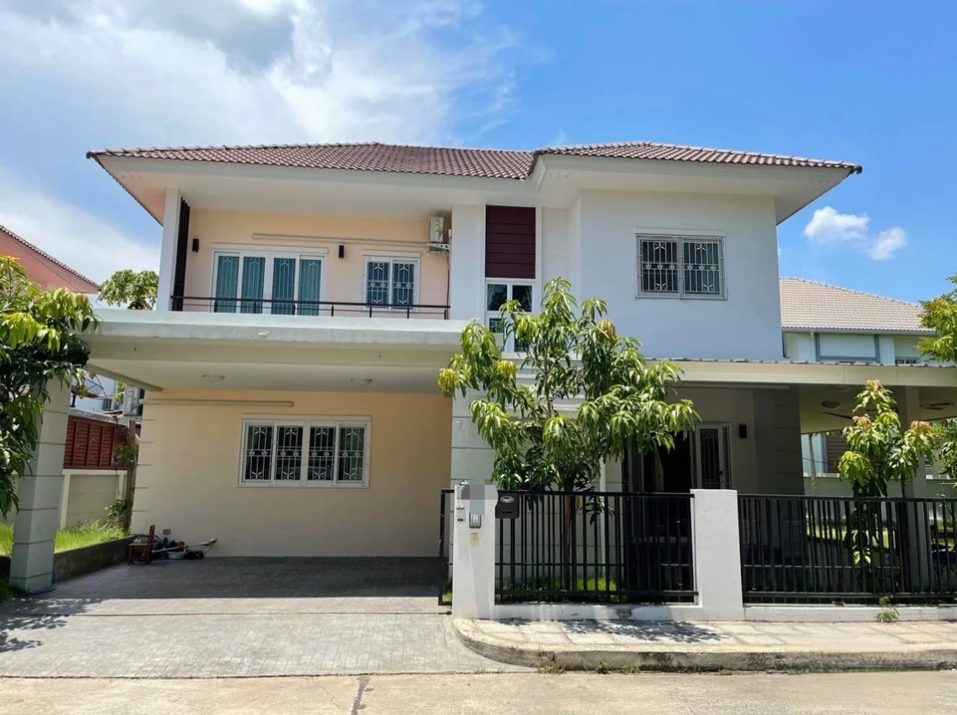 4 Bed House for Sale in Saraphi - Image 1