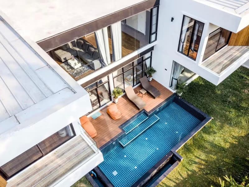 6 Bedroom House