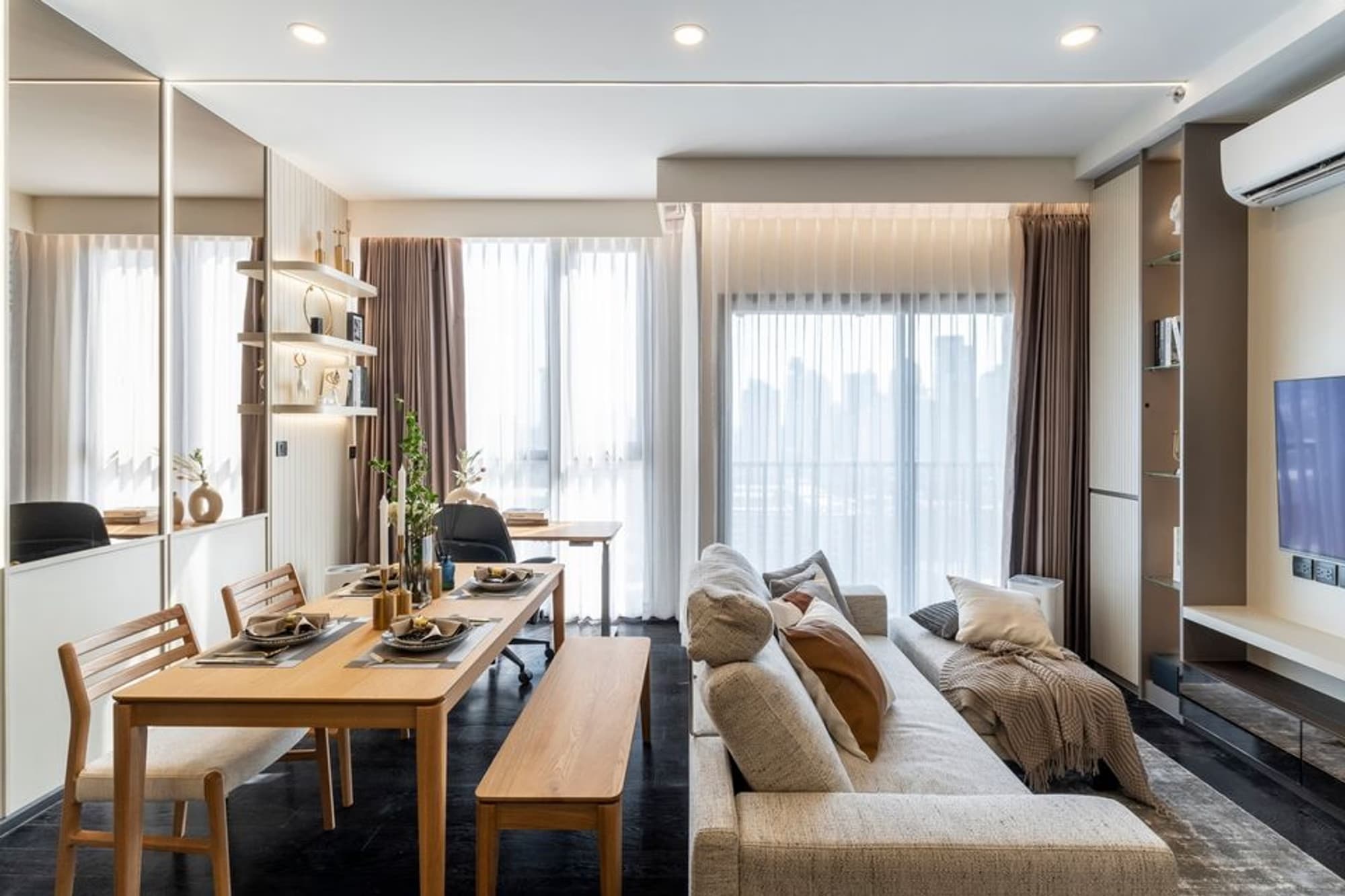 Condo for Sale, Rented, Sale w/Tenant at Park​ Origin​ Thonglor - Image 2