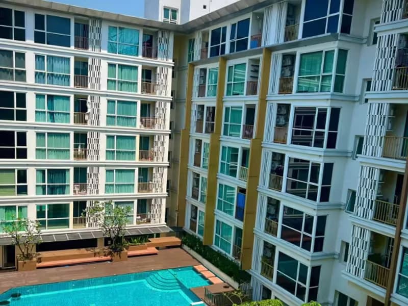 1 Bedroom Condo